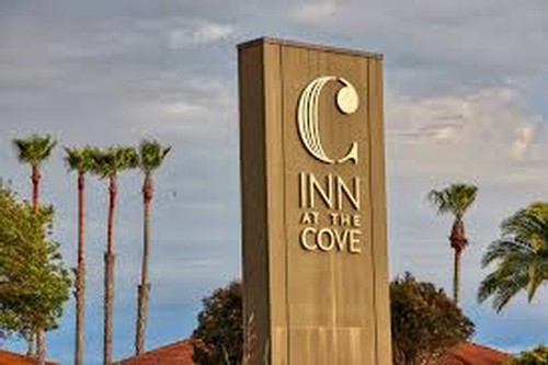 OFFSITE: Inn At The Cove Lobby Pouring