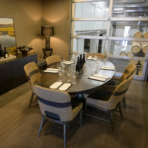 A smaller tasting room