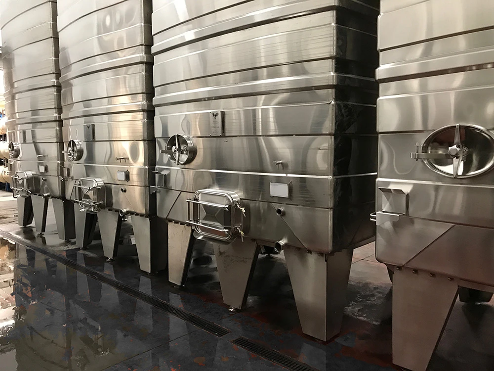 Stainless steel wine tanks